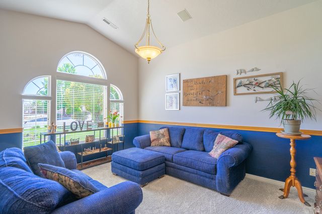 3734 W MITCHELL DR, Santa Clara, UT 84765