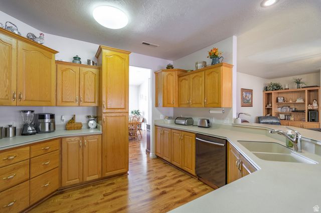 3734 W MITCHELL DR, Santa Clara, UT 84765