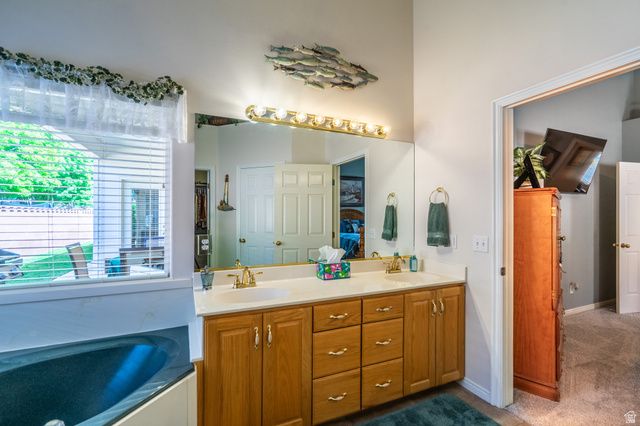 3734 W MITCHELL DR, Santa Clara, UT 84765