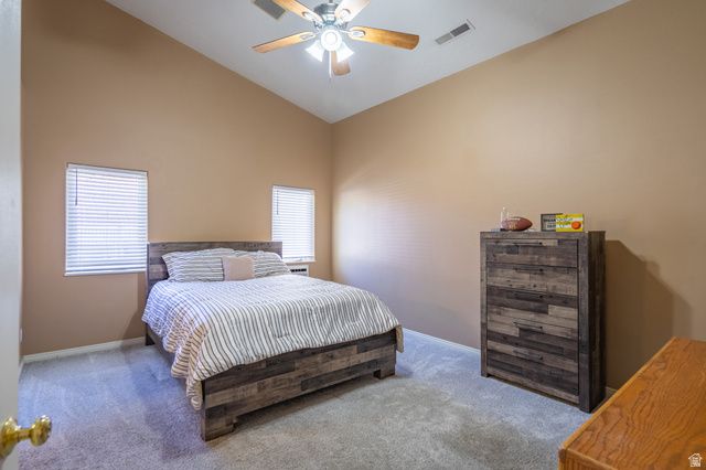 3734 W MITCHELL DR, Santa Clara, UT 84765