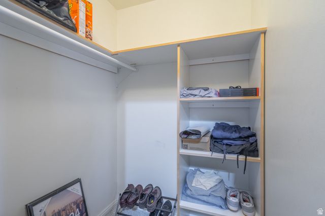 3734 W MITCHELL DR, Santa Clara, UT 84765