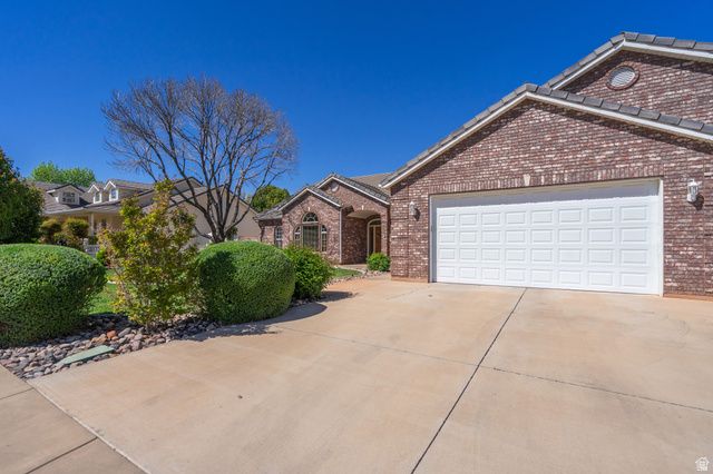 3734 W MITCHELL DR, Santa Clara, UT 84765