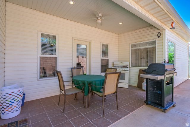 3734 W MITCHELL DR, Santa Clara, UT 84765