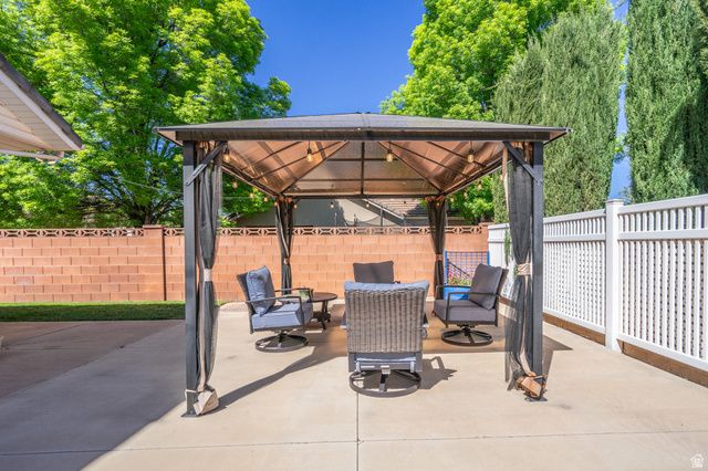 3734 W MITCHELL DR, Santa Clara, UT 84765