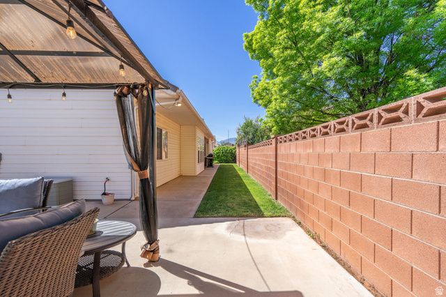 3734 W MITCHELL DR, Santa Clara, UT 84765