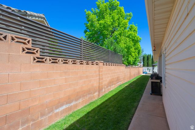 3734 W MITCHELL DR, Santa Clara, UT 84765