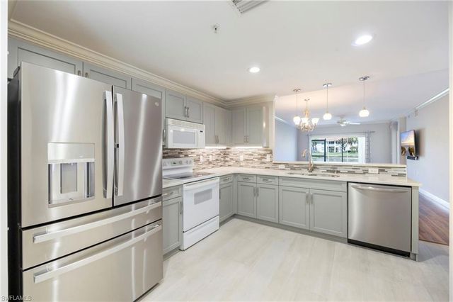 3023 Horizon LN 2507, Naples, FL 34109