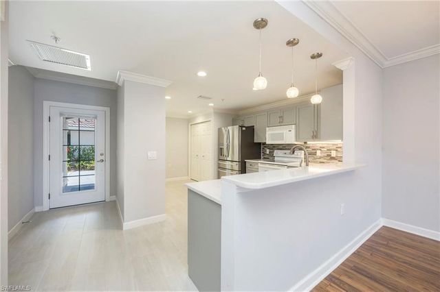 3023 Horizon LN 2507, Naples, FL 34109