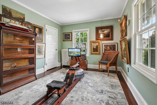 15 Thompson St, Newton Town, NJ 07860