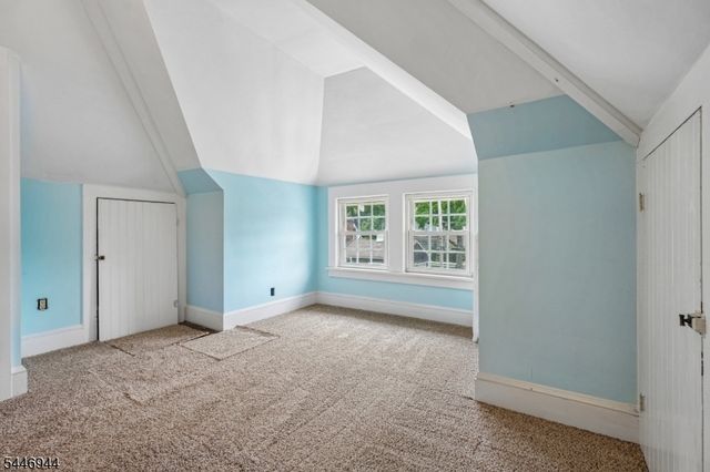 15 Thompson St, Newton Town, NJ 07860