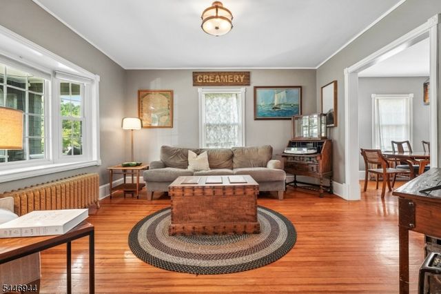 15 Thompson St, Newton Town, NJ 07860