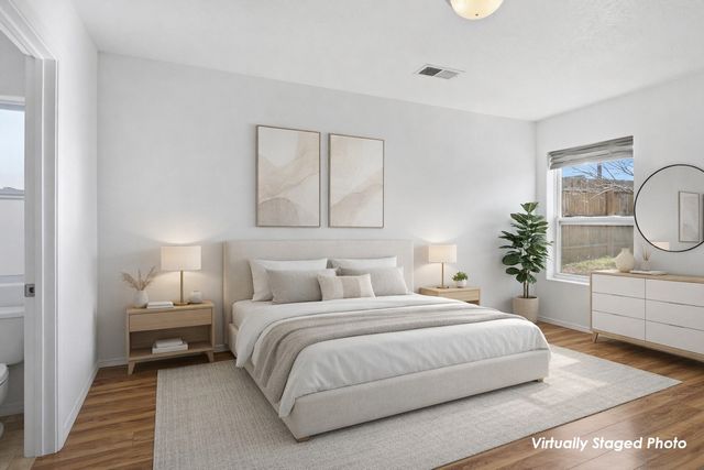 1176 Harrison Road, Santa Fe, NM 87507