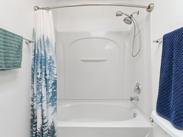 1176 Harrison Road, Santa Fe, NM 87507