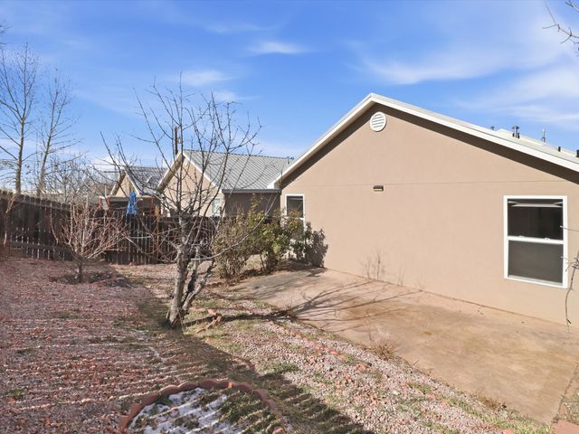 1176 Harrison Road, Santa Fe, NM 87507