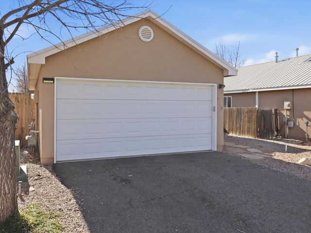 1176 Harrison Road, Santa Fe, NM 87507