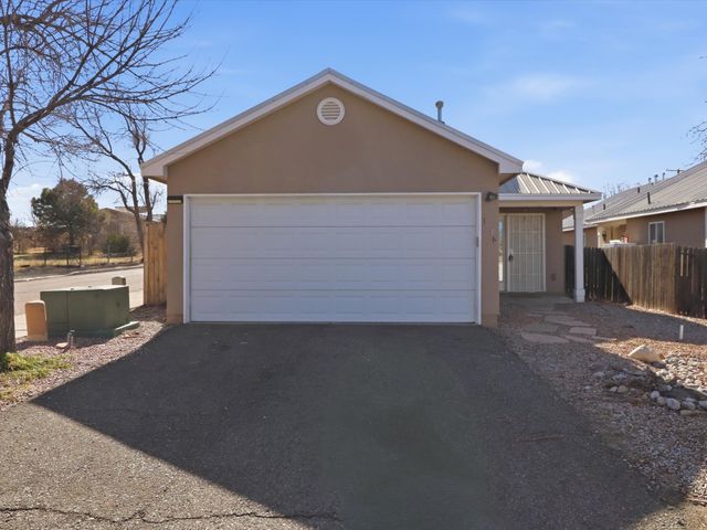 1176 Harrison Road, Santa Fe, NM 87507