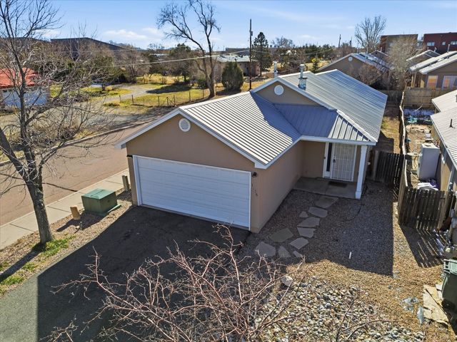 1176 Harrison Road, Santa Fe, NM 87507