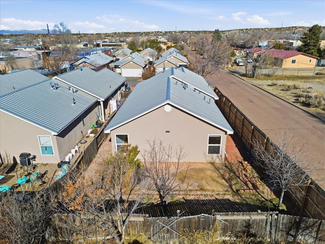 1176 Harrison Road, Santa Fe, NM 87507