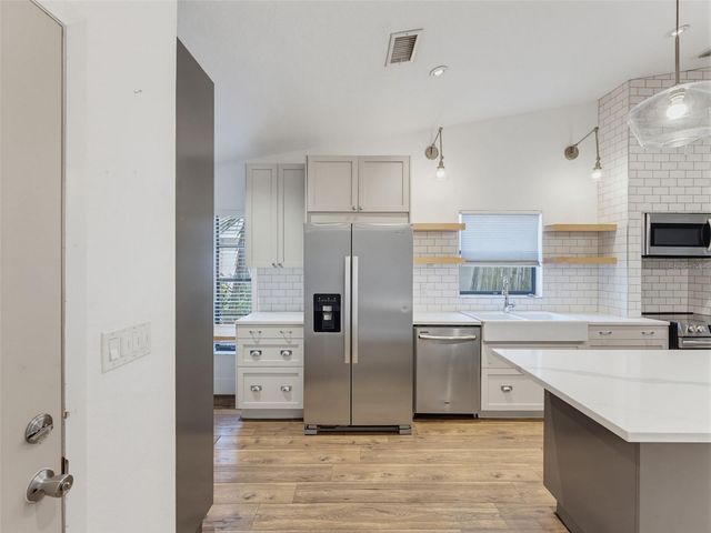 1112 E LEMON STREET, Tarpon Springs, FL 34689