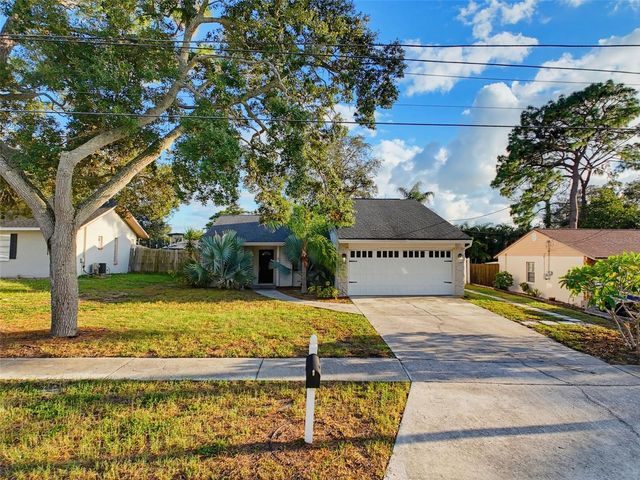 1112 E LEMON STREET, Tarpon Springs, FL 34689