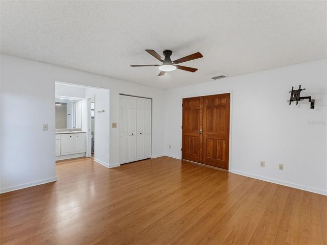 1112 E LEMON STREET, Tarpon Springs, FL 34689