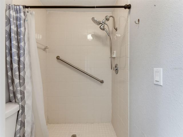 1112 E LEMON STREET, Tarpon Springs, FL 34689