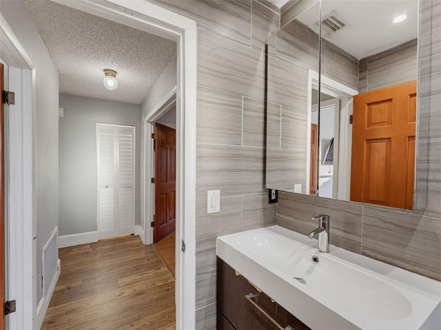 1112 E LEMON STREET, Tarpon Springs, FL 34689