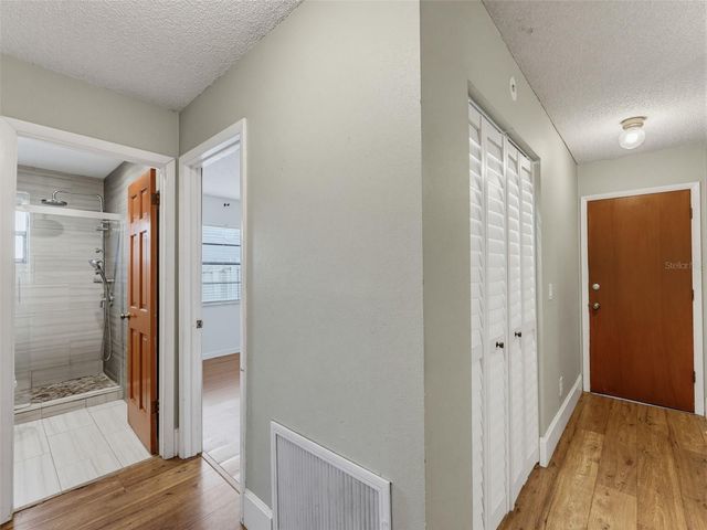 1112 E LEMON STREET, Tarpon Springs, FL 34689
