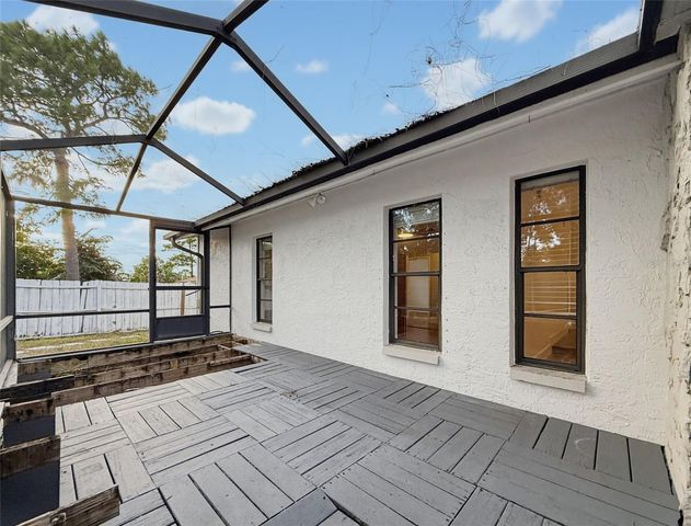 1112 E LEMON STREET, Tarpon Springs, FL 34689