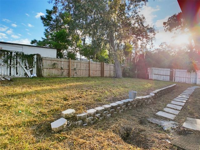 1112 E LEMON STREET, Tarpon Springs, FL 34689