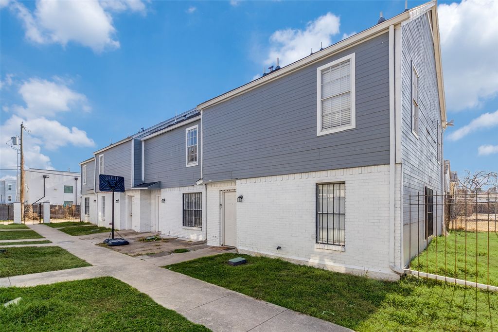 4618 San Jacinto Street A, Dallas, TX 75204