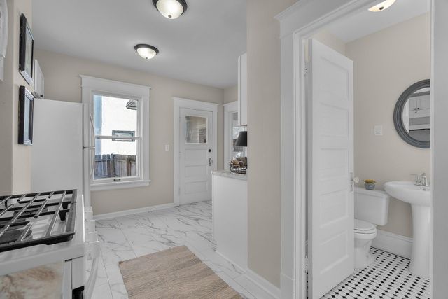 673 Jessamine Avenue E, Saint Paul, MN 55106