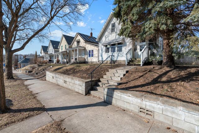 673 Jessamine Avenue E, Saint Paul, MN 55106