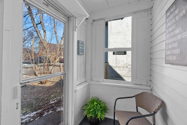 673 Jessamine Avenue E, Saint Paul, MN 55106