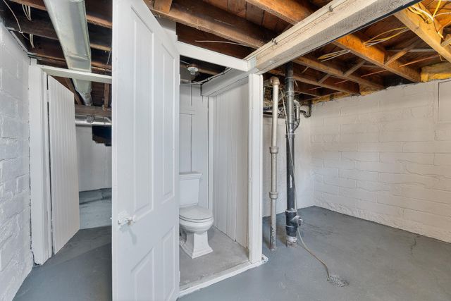 673 Jessamine Avenue E, Saint Paul, MN 55106