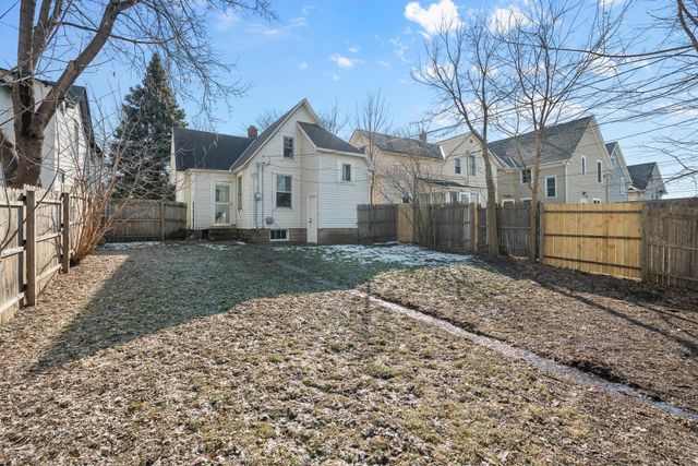 673 Jessamine Avenue E, Saint Paul, MN 55106