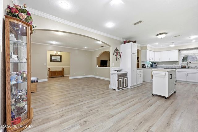 13813 PLEASANTVIEW Drive N, Jacksonville, FL 32225