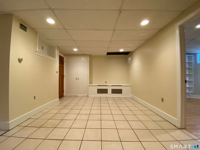 239 Edwards Street LL, New Haven, CT 06511