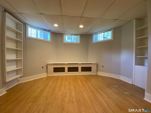 239 Edwards Street LL, New Haven, CT 06511