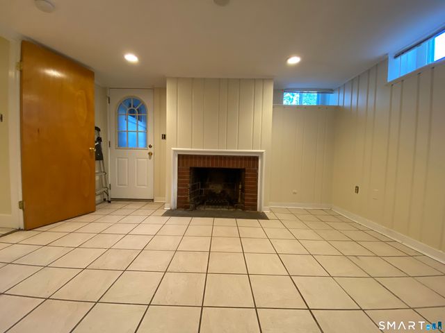 239 Edwards Street LL, New Haven, CT 06511