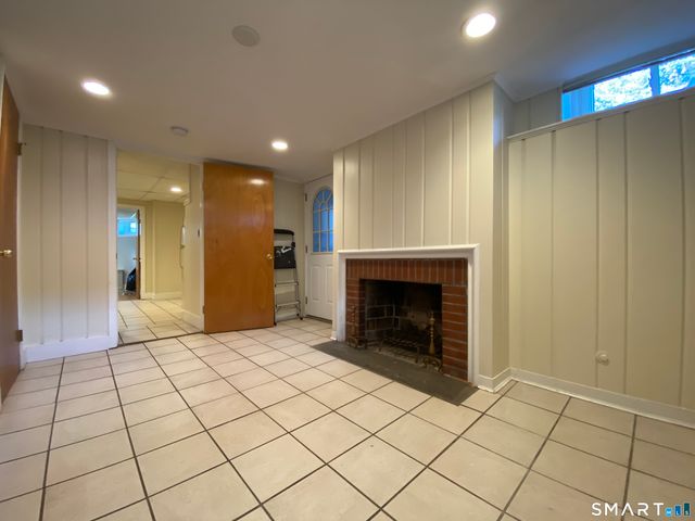 239 Edwards Street LL, New Haven, CT 06511