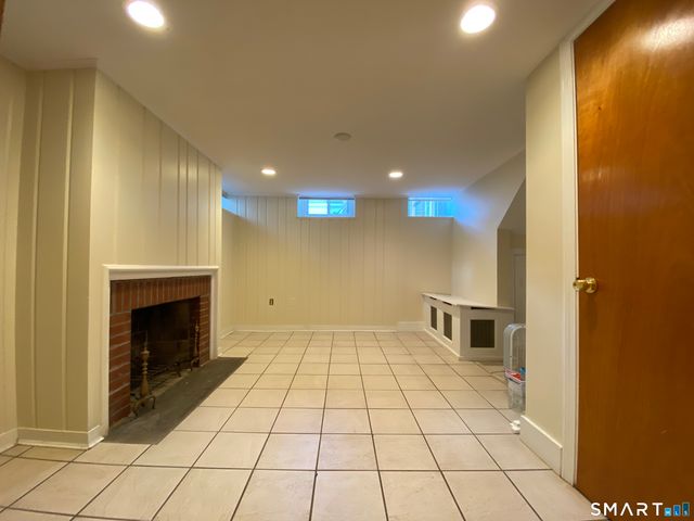 239 Edwards Street LL, New Haven, CT 06511