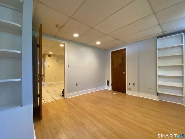 239 Edwards Street LL, New Haven, CT 06511
