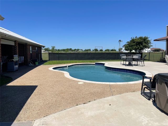 448 Audra Circle, Rhome, TX 76078