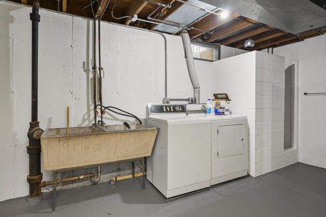 2217 Westbrook Lane, Madison, WI 53711