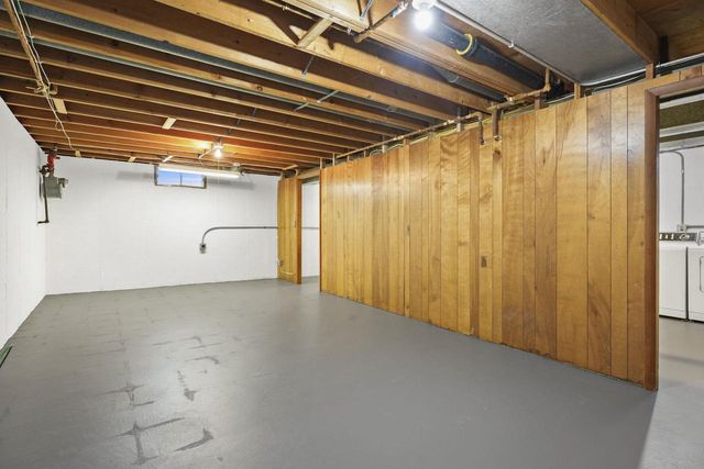 2217 Westbrook Lane, Madison, WI 53711