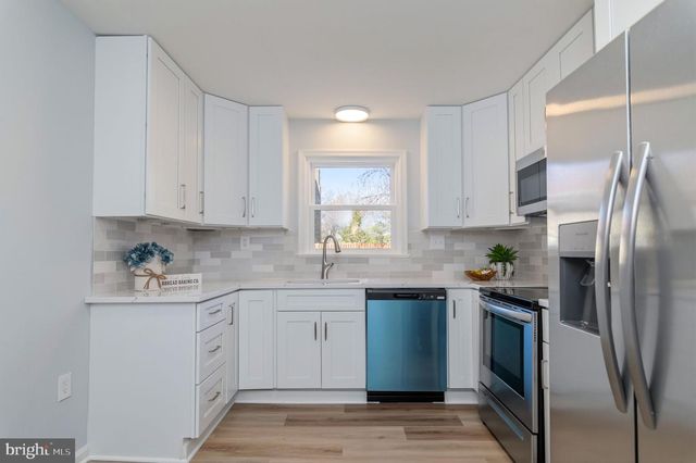 412 MAGNOLIA CT, Herndon, VA 20170