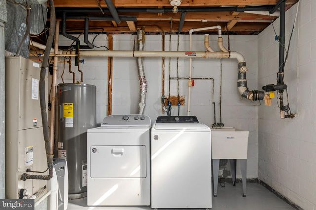 412 MAGNOLIA CT, Herndon, VA 20170