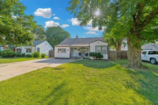 2032 S Crestway St, Wichita, KS 67218