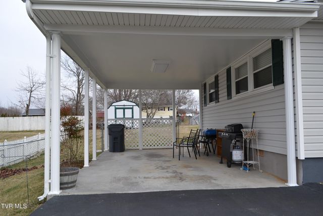 306 Summerwood Drive, Bristol, TN 37620